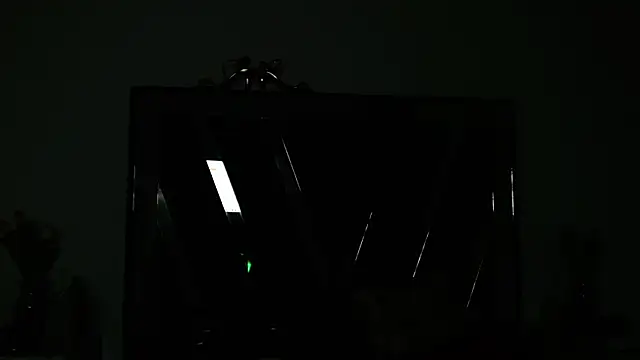 crystallgomes - CrystallGomes's free webcam - UK Sex Cams