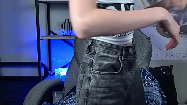 kiramontoya (F young) - Take off your bra