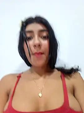 Webcam Model (Sweed-virgin-pussy)  is live.Free join now!