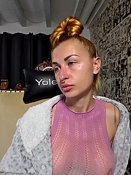 kylie_blck (F young) - Spank Ass+1SurpriseVideo