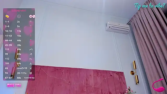 Mayzzie live sex cam