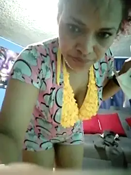 helensex1 (F milf) - Dindol show in the ass