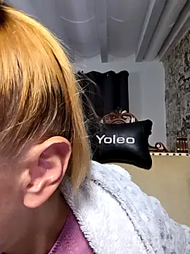 kylie_blck (F young) - Spank Ass+1SurpriseVideo