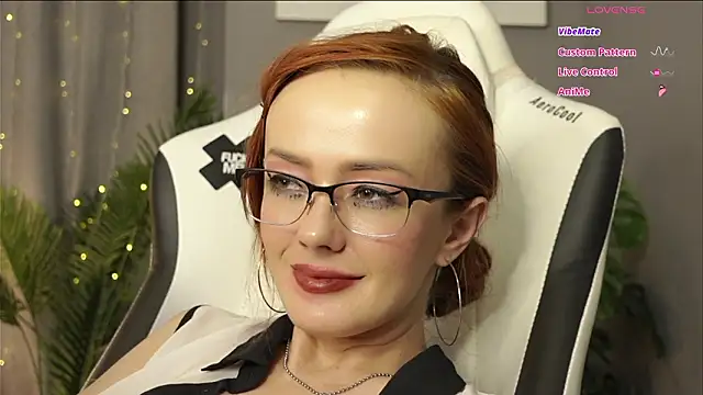 megany (F young) - topless boobs bouncing and oil ;)