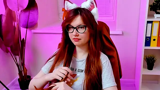 carolgiggly - CarolGiggly's free webcam