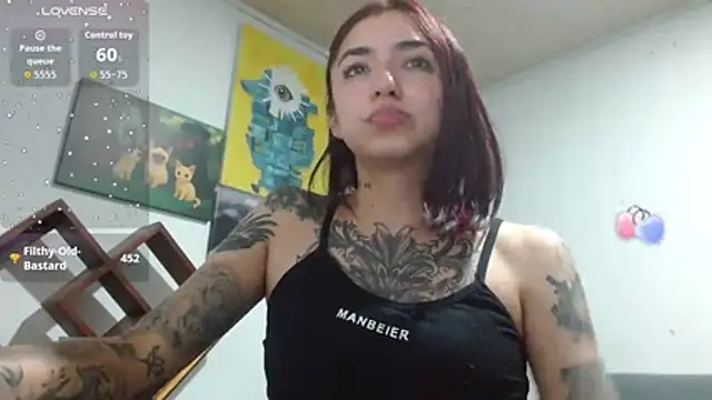 zoebakers_ (F young) - show nipples piercing