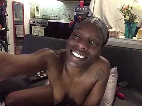 littyleesh1 - Littyleesh1's free webcam - UK Sex Cams