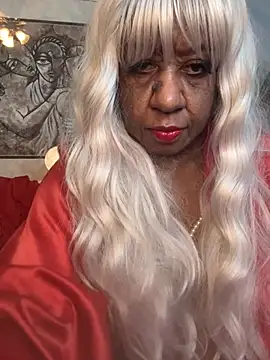 BreanaDivine live sex cam