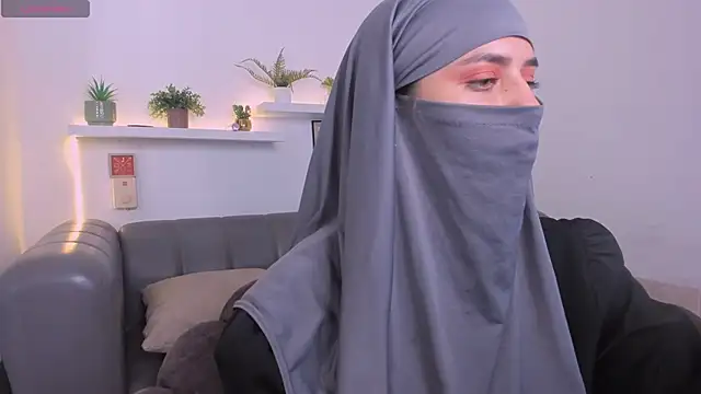 salma_arabicc (F young) - spank the buttocks hard x10