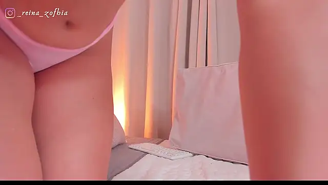 ReynaLuxe live sex cam