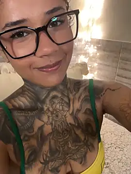 Webcam Model (xbigpeach)  is live.Free join now!