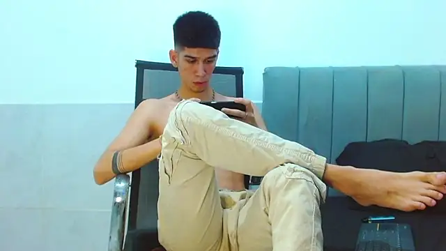 jhony-sex - Jhony-sex's free webcam - UK Sex Cams