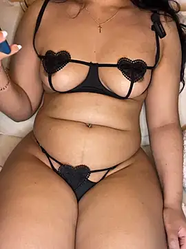 Webcam Model (Exotic-mia)  is live.Free join now!