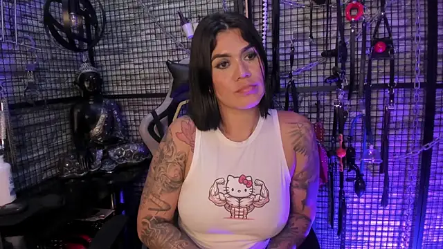 eva_bdsm (F young) - 2 spanking in bamboo stick pussy