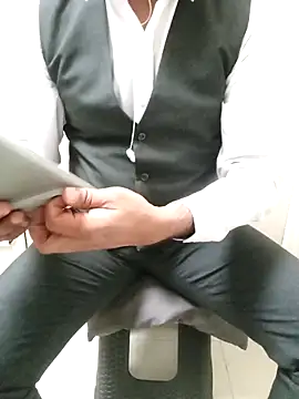 expresshorse (Ask my age) - Big  Milky CUM