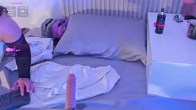 ori_whore - Ori_whore's free webcam - UK Sex Cams