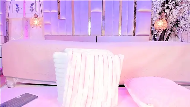 naomistart - Naomistart's free webcam - UK Sex Cams