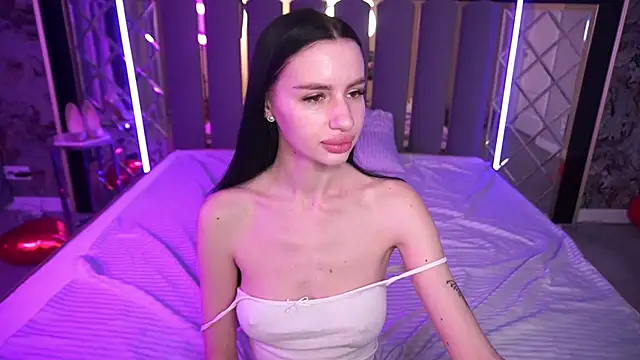 snow_whiteeex (F young) - naked show 5 min