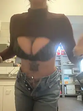 amandaart (F milf) - Tette al banco