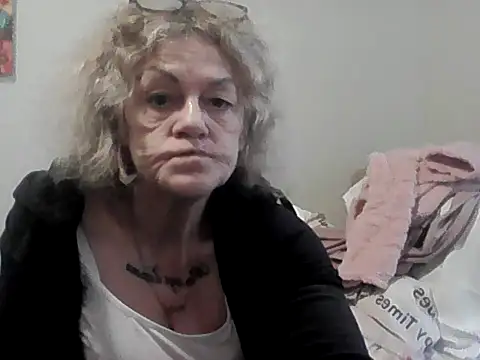 latex_shantie - Latex_shantie's free webcam - UK Sex Cams