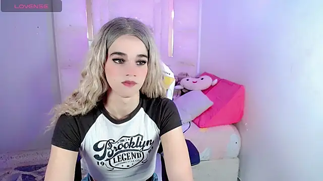 sophiaa_doll_ - Sophiaa_doll_'s free webcam - UK Sex Cams