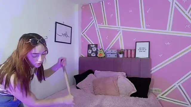 natasha_romanof18 - Natasha_Romanof18's free webcam - UK Sex Cams