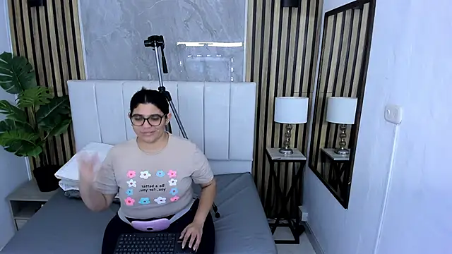 carlotta_de_velour - Carlotta_de_velour's free webcam - UK Sex Cams