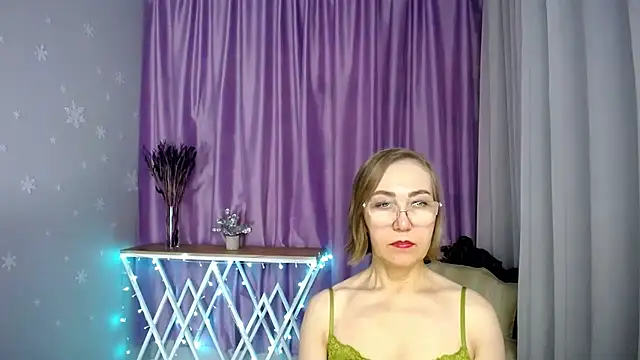 queen_a_n_i - Queen_a_n_i's free webcam - UK Sex Cams