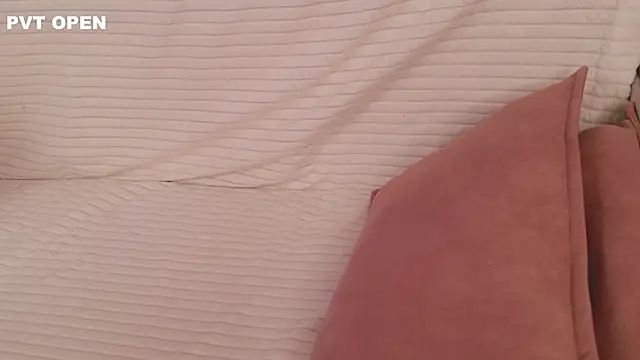 hlopushkahouse - Hlopushkahouse's free webcam - UK Sex Cams