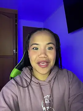 Webcam Model (leila_22)  is live.Free join now!