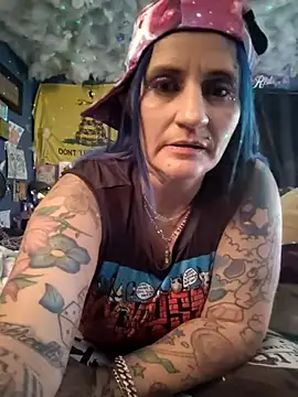 sweetsugar22678 (F milf) - Take off top