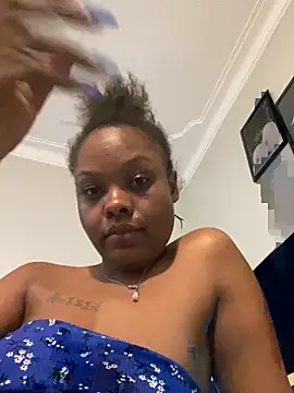 Webcam Model (Dellah27)  is live.Free join now!