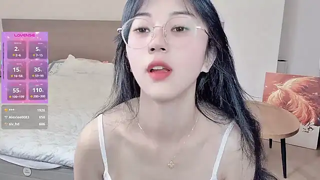 美女-ruoruo-在线直播