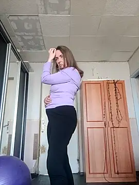 Evelina_cute from StripChat is Freechat