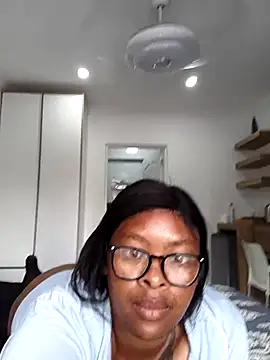 Webcam Model (CuteHoney92)  is live.Free join now!