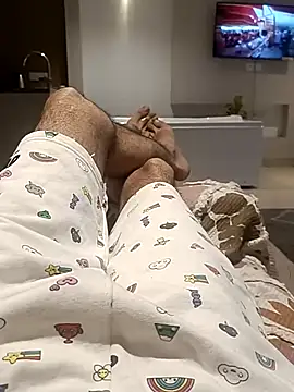 hotdudefor (Ask my age) - Need for massage