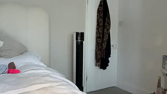 kayleebella (F young) - ass show 😈