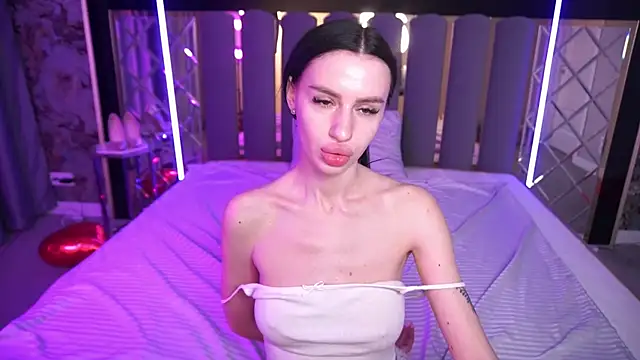 snow_whiteeex - Snow_WhiteeeX's free webcam - UK Sex Cams