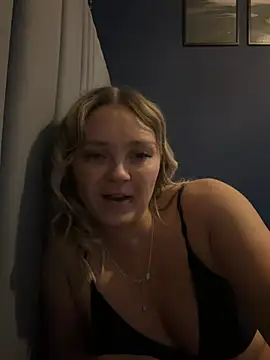 sky25x (F milf) - Spank ass