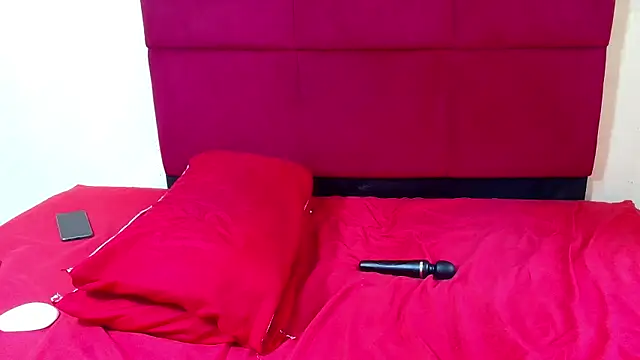 hugetitisxx (F young) - finger ass for daddy