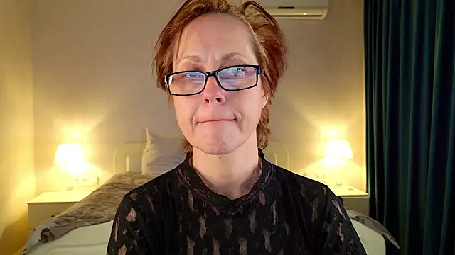 LioraWeiss live sex cam