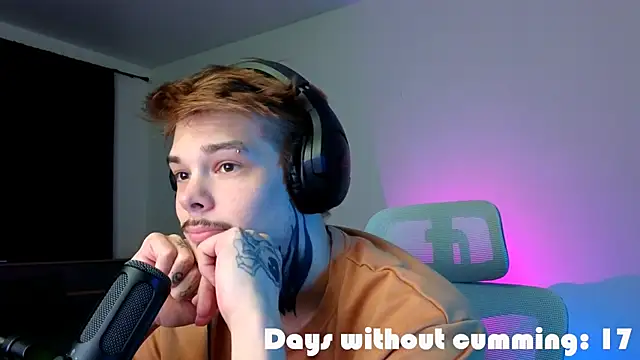 denis_here (M young) - 👀 PLAY WITH MY NAKED BODY