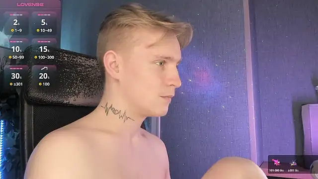 AlexxSweet live sex cam