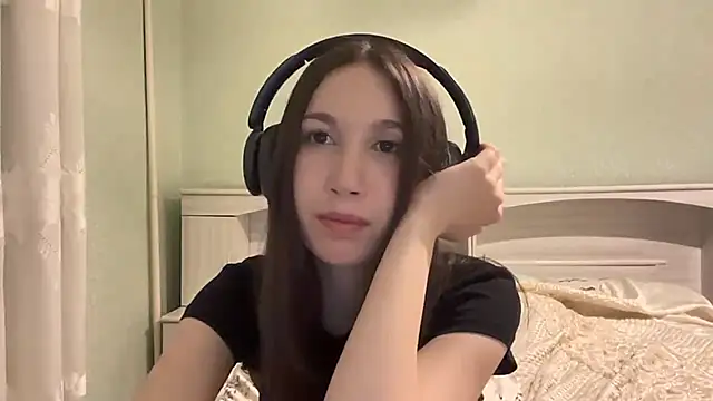 updatedrectus (F teen) - show tongue