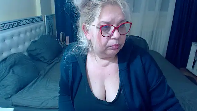 sonyahotmilf - SonyaHotMilf's free webcam - UK Sex Cams