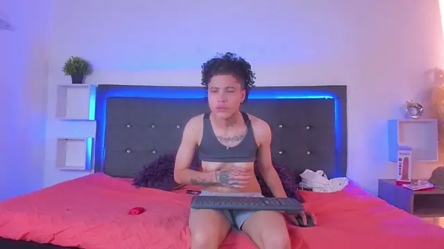 Ale_cuzz Live Webcam on Stripchat