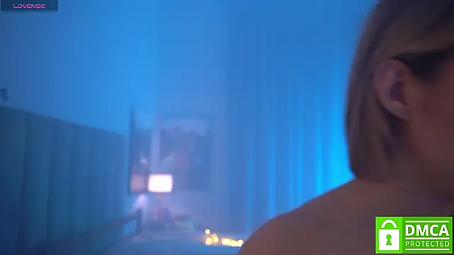 tella_dream (F teen) - Suck a dicck-shaped ice