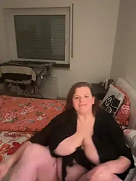 laura-loveyou (F milf) - show my huge boobs🍒