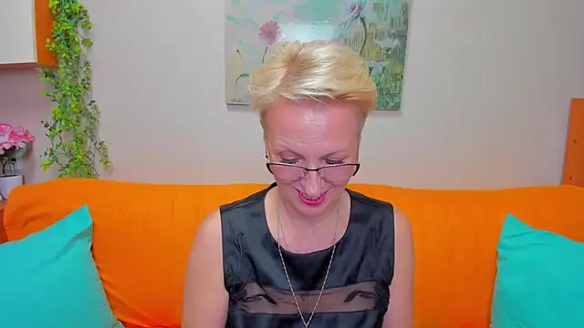 iamyourdream89 - Iamyourdream89's free webcam - UK Sex Cams