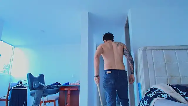 thomas_gun live sex cam